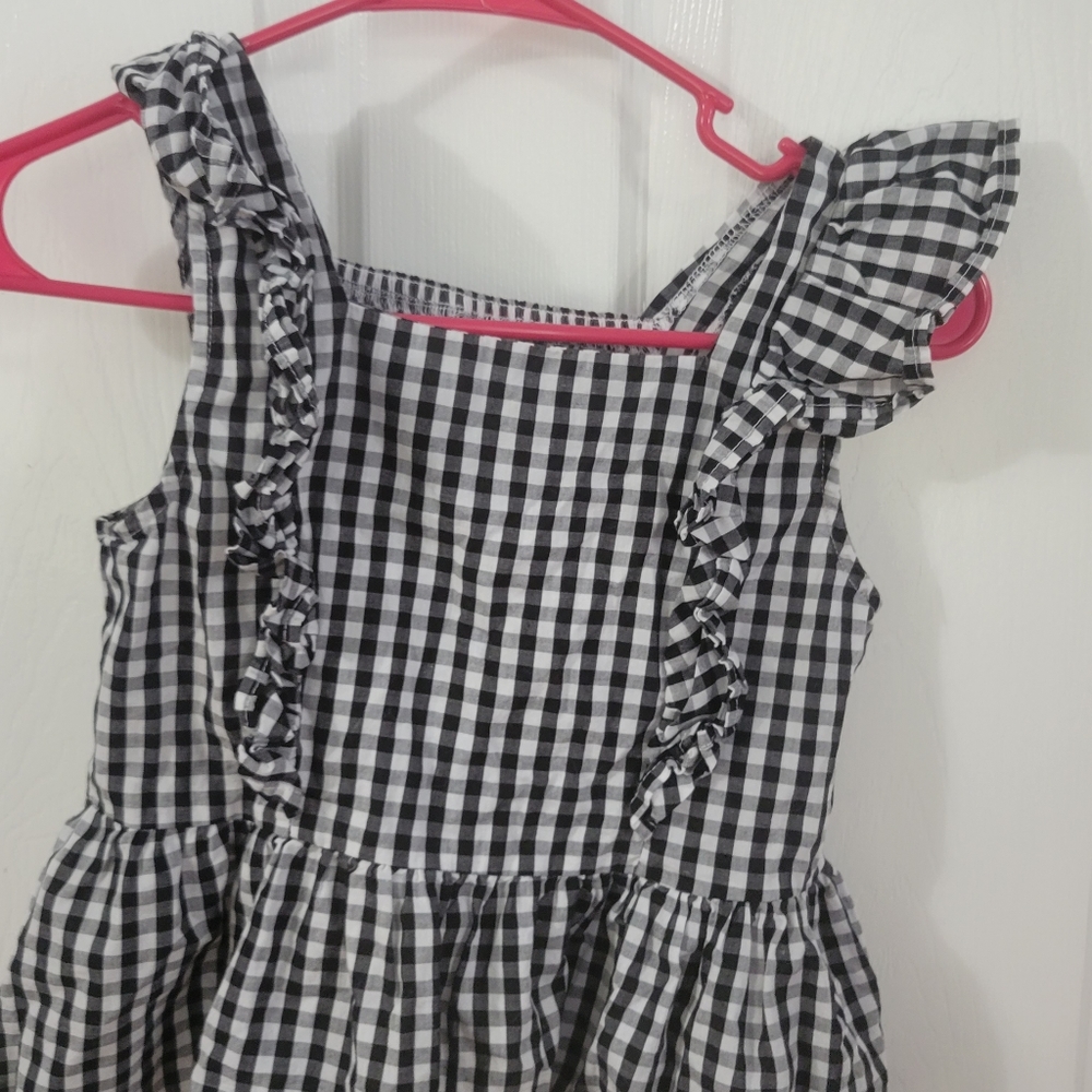 Black and white chekerd shirt